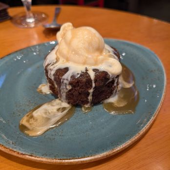 Gordon Ramsay Pub & Grill - Sticky Toffee Pudding - Pubs Near Me - Las Vegas, Nevada