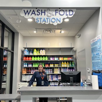 Bubbles Laundry - Wash & Fold Station  ONLY $1.50 lb. - Laundromat Near Me - Orlando, Florida
