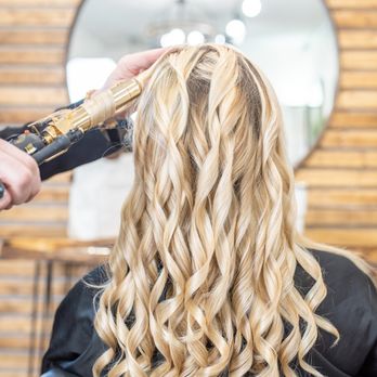 Ivy + Oak Salon - Light Blonde hair with beach waves from a curling iron - Hair Salons Near Me - Denver, Colorado Ivy + Oak Salon - Light Blonde hair with beach waves from a curling iron - Hair Salons Near Me - Denver, Colorado