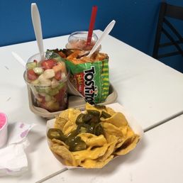 Nachos fruta y tostilocos Nachos fruta y tostilocos