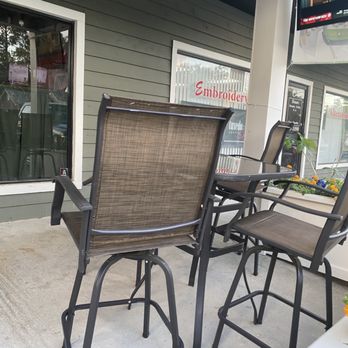 The Snug - Irish Pub Near Me - Savannah, Georgia