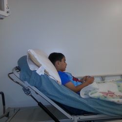 Sutter Tracy Community Hospital - I had split my chin open in 2014