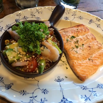 Puerto Bellavista - Grilled salmon with quinoa salad - Seafood Near Me - Santiago, RM