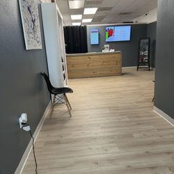 CellFix Clovis - Walking in view.