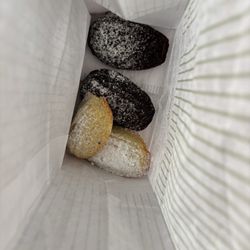 Miette - Too good to go order.4 madeleines.