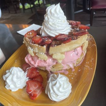 Avenue Brunch House - Strawberry fair waffles - Breakfast & Brunch Near Me - Dearborn, Michigan Avenue Brunch House - Strawberry fair waffles - Breakfast & Brunch Near Me - Dearborn, Michigan