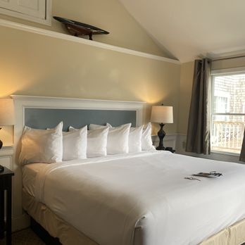The Inn at 7 Central - Room 12 - Bed & Breakfast Near Me - Provincetown, Massachusetts The Inn at 7 Central - Room 12 - Bed & Breakfast Near Me - Provincetown, Massachusetts