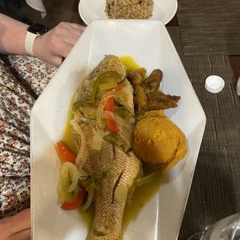 De' Coal Pot - Steamed snapper - Caribbean Near Me - St. Thomas, Virgin Islands