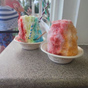 Lahaina Shave Ice - Rainbow, raspberry guava and raspberry - Desserts Near Me - Honolulu, Hawaii