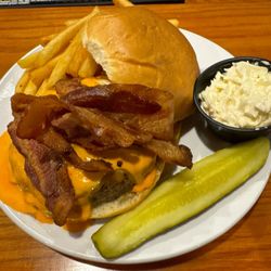 Trackside Bar & Grill - Bobo Burger