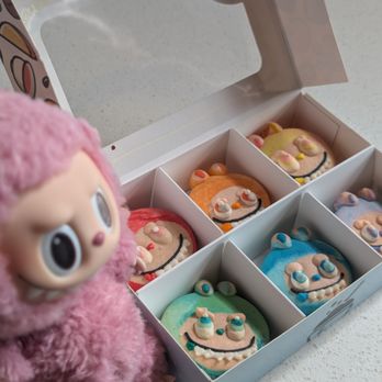Daan Go Cake Lab - Macarons Near Me - Toronto, Ontario Daan Go Cake Lab - Macarons Near Me - Toronto, Ontario