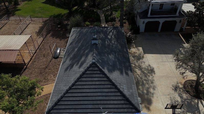 Slide of No Limit Roofing