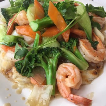 Simply Pho - Pan fried rice noodles with shrimp and vegetables! - Vietnamese Near Me - Lake Forest, California