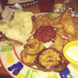Oasis Oyster Bar & Grill - Fried seafood
