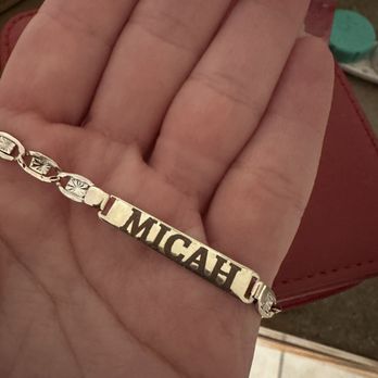 Don Roberto Jewelers - ID bracelet Don Robertos - Jewelry Near Me - Merced, California Don Roberto Jewelers - ID bracelet Don Robertos - Jewelry Near Me - Merced, California