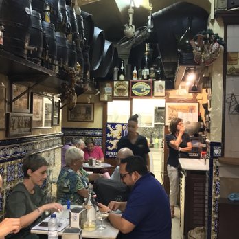 El Xampanyet - Tapas Bars Near Me - Barcelona, B El Xampanyet - Tapas Bars Near Me - Barcelona, B