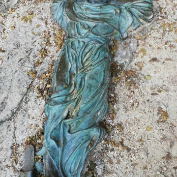 Eremo delle Carceri - statua raffigurante S. Francesco ad altezza naturale..era alto 1.50 - Landmarks & Historical Buildings Near Me - Assisi, PG