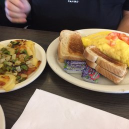 Vegi omelet / O'Brien potato's Vegi omelet / O'Brien potato's