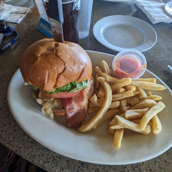 The Lanai at Mamala Bay - Old Timey Burger - Hawaiian Near Me - Honolulu, Hawaii The Lanai at Mamala Bay - Old Timey Burger - Hawaiian Near Me - Honolulu, Hawaii