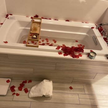 Edgewood Tahoe - Bathtub. Brought in own flowers and candle. - Hotels Near Me - Gardnerville, Nevada Edgewood Tahoe - Bathtub. Brought in own flowers and candle. - Hotels Near Me - Gardnerville, Nevada