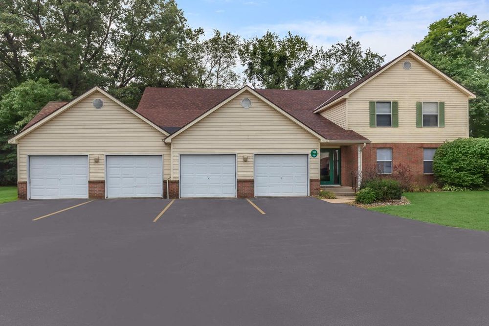 GREENLEAF HUNTERS POND Updated September 2024 1626 Windsong Dr