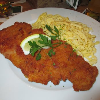 Brauhaus Schönbuch - Schnitzel mit spaetzle - Swabian Near Me - Stuttgart, BW Brauhaus Schönbuch - Schnitzel mit spaetzle - Swabian Near Me - Stuttgart, BW