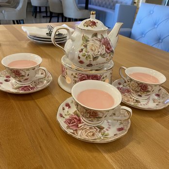 Proper Rose Garden - Rose tea with 70% sweetness - Themed Cafes Near Me - Katy, Texas