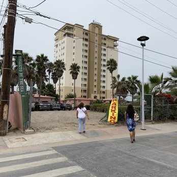 Rosarito By The Sea - Entrance to motel - Guest Houses Near Me - Rosarito, BCN