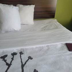 Sleep Inn & Suites - See the head print in upper right.