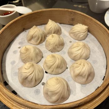 Din Tai Fung - Kurobuta Pork Xiao Long Bao (10 each) - Shanghainese Near Me - Glendale, California Din Tai Fung - Kurobuta Pork Xiao Long Bao (10 each) - Shanghainese Near Me - Glendale, California
