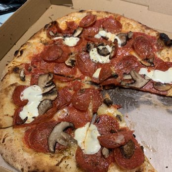 V Pizza + Tap Garden - Pepperoni rustica with fresh mozzarella and mushrooms - Pizza Near Me - Jacksonville, Florida V Pizza + Tap Garden - Pepperoni rustica with fresh mozzarella and mushrooms - Pizza Near Me - Jacksonville, Florida