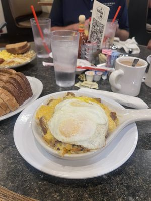 The Cracked Egg by null