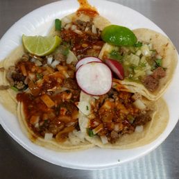 Tacos de asada, pastor, lengua, carnitas y tripas Tacos de asada, pastor, lengua, carnitas y tripas