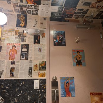Bunny's Buckets & Bubbles - Bathroom interior - Chicken Shop Near Me - Baltimore, Maryland Bunny's Buckets & Bubbles - Bathroom interior - Chicken Shop Near Me - Baltimore, Maryland