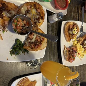 2 Ways Draught And Kitchen - Soup Near Me - Friendswood, Texas