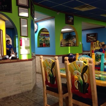 Los Ranchitos - Interior of the new location - former KFC - Mexican Near Me - Kewanee, Illinois