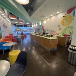 TCBY Shorewood Crossings - Inside