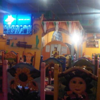 El Rancherito - The dining room, - Mexican Near Me - Galesburg, Illinois El Rancherito - The dining room, - Mexican Near Me - Galesburg, Illinois