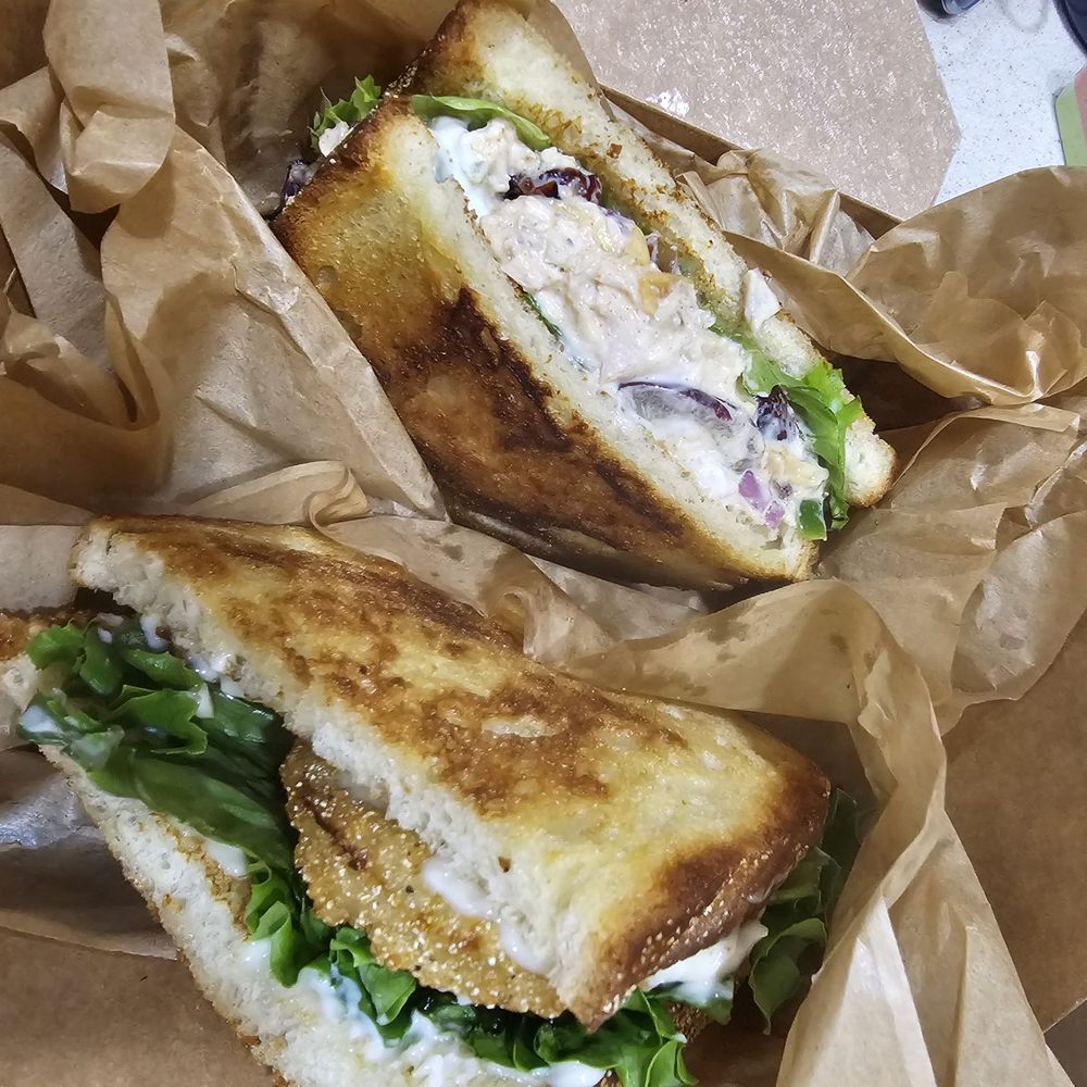 Jawa sandwich shop - Half chicken salad and BLT - Cafes Near Me - Alexandria, Virginia