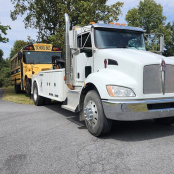 1. Riddle's 24hr Towing & Lockout