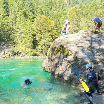 Alpine Adventures - Jumping from the rock! - Rafting/Kayaking Near Me - Gold Bar, Washington
