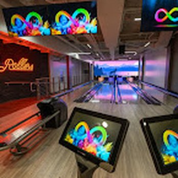 Level Up Bowl & Bistro - Bowling Near Me - Rolling Hills Estates, California