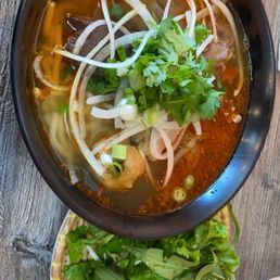 14. Bun Bo đặc biệt