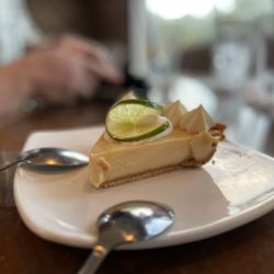 Jourdan River Steamer - Key lime pie