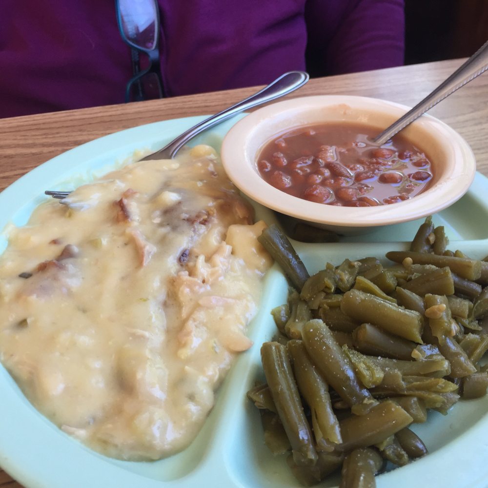 Jim's Grill - Chicken Pot Pie, strange dish. Pintos and Green Beans, very ordinary! - American Near Me - Yadkinville, North Carolina Jim's Grill - Chicken Pot Pie, strange dish. Pintos and Green Beans, very ordinary! - American Near Me - Yadkinville, North Carolina