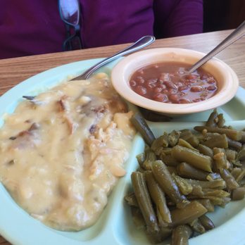 Jim's Grill - Chicken Pot Pie, strange dish. Pintos and Green Beans, very ordinary! - American Near Me - Yadkinville, North Carolina Jim's Grill - Chicken Pot Pie, strange dish. Pintos and Green Beans, very ordinary! - American Near Me - Yadkinville, North Carolina