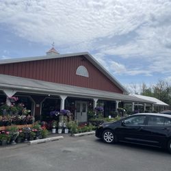Melick's Farm Market - Outside