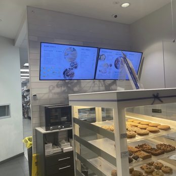 Tiff's Treats - a display of donuts - Bakeries Near Me - Houston, Texas Tiff's Treats - a display of donuts - Bakeries Near Me - Houston, Texas