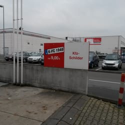 Markant Tankstelle - Hier gibt´s die KFZ-Schilder deutlich günstiger.