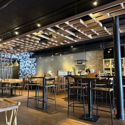 Gaku Ramen - Dining area